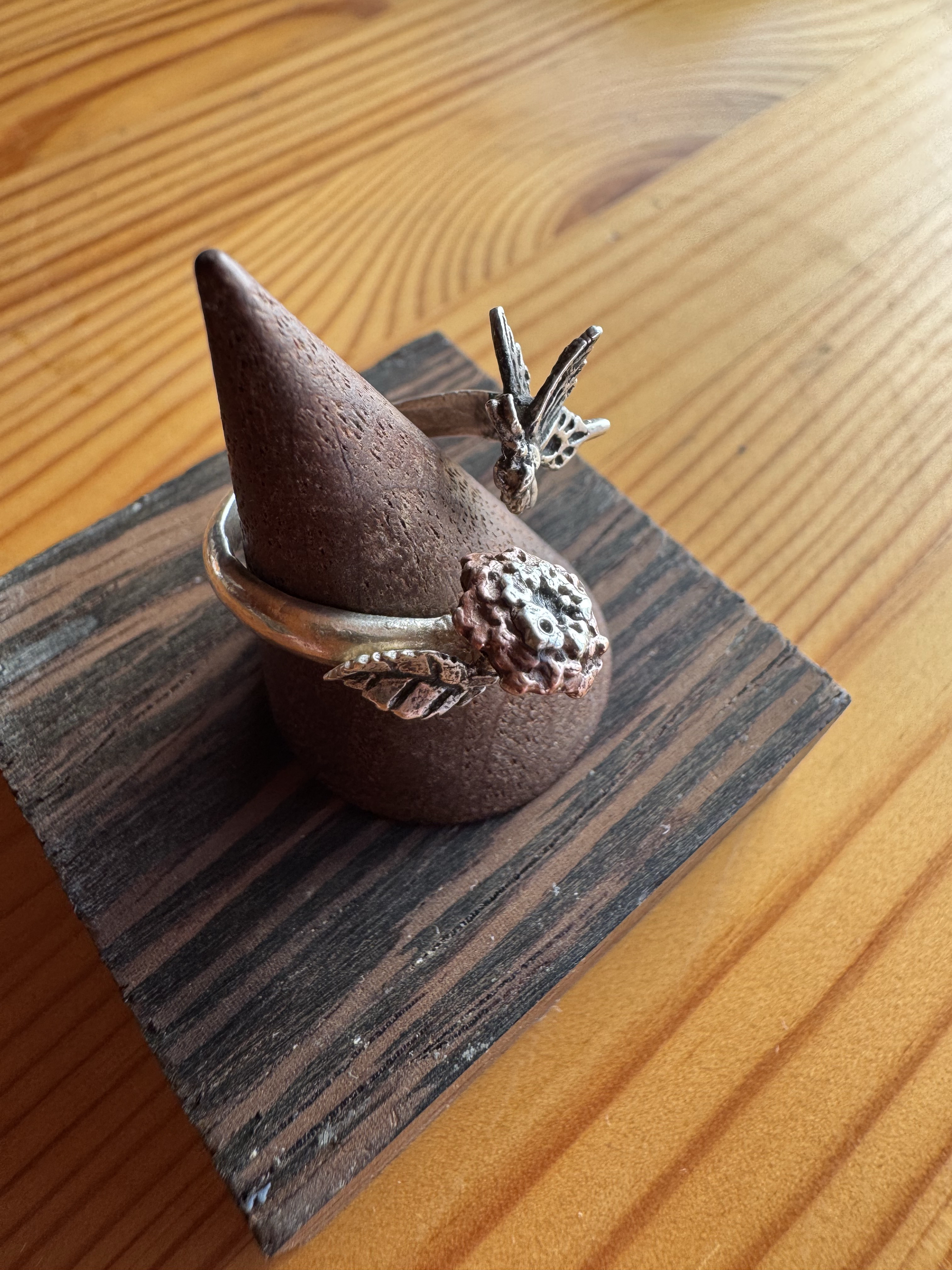 シルバーリング　「蝶よ、花よ( A butterfly garden )」