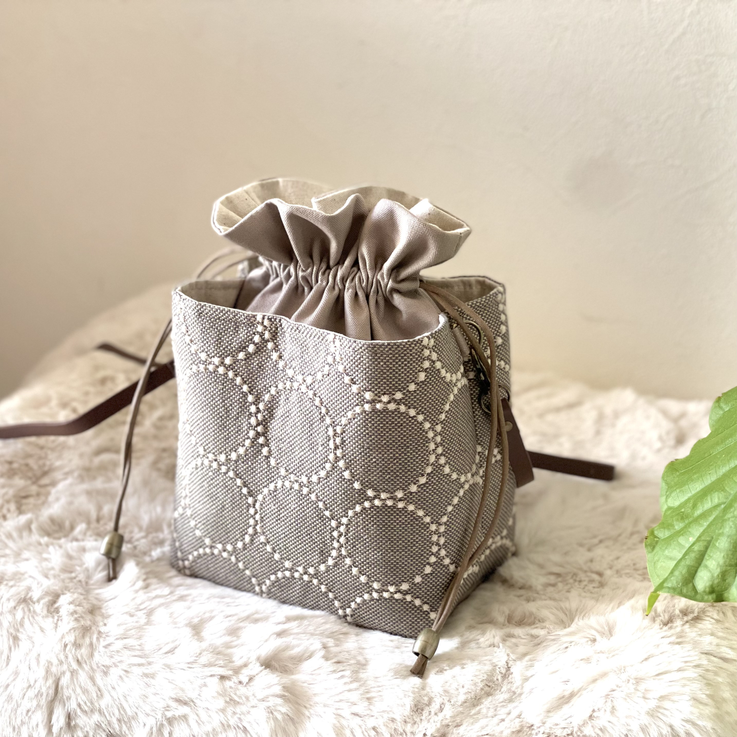 【1574】パッチワークのあおりポケット巾着バッグ＊ミナペルホネン