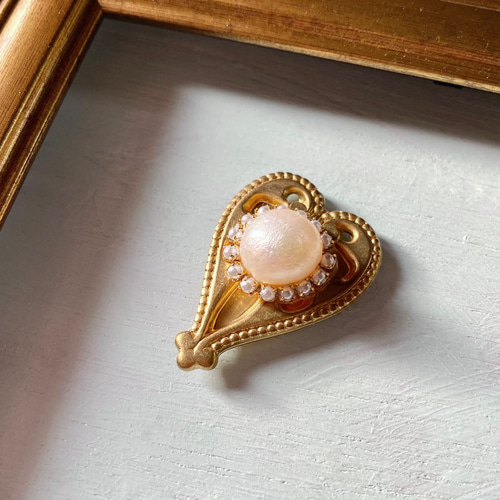 天然バロックパール〉マグネットブローチ ヴィンテージハート ブローチ 