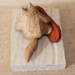 「スノーボードでカービングターンする猫」木彫り 木製 ネコの置物（木材：山桜など）（No.N0050） 11枚目の画像