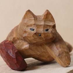 「スノーボードでカービングターンする猫」木彫り 木製 ネコの置物（木材：山桜など）（No.N0050） 15枚目の画像