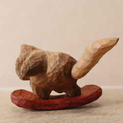 「スノーボードでカービングターンする猫」木彫り 木製 ネコの置物（木材：山桜など）（No.N0050） 19枚目の画像
