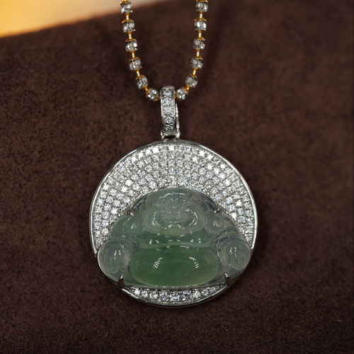 翡翠の円形ペンダント k 18 ダイヤ 翡翠の円形ペンダント k 18 ダイヤ ミャンマー産天然無処理翡翠