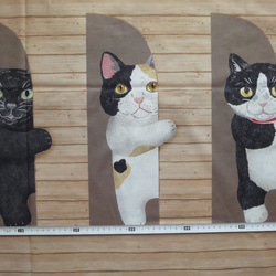 新品綿生地　HOME DECO 「壁からひょっこり猫たち 」 生地幅横110ｃｍ× 縦97cm　パネルカット 2枚目の画像