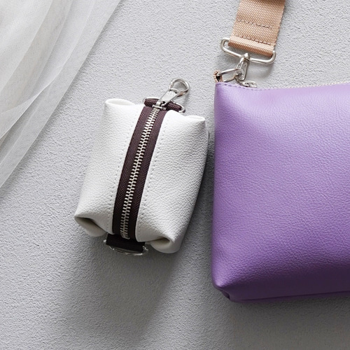 カバンに付けるポーチ バッグチャーム（ホワイト）スマホポーチ ミニ