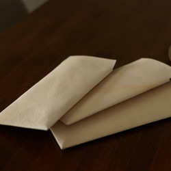 お年玉やお祝い、贈り物に最適な本革 ヌメ革レザーの現金封筒　ぽち袋 - 時を刻むミニマム財布 7枚目の画像