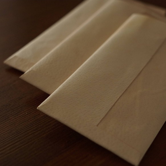 お年玉やお祝い、贈り物に最適な本革 ヌメ革レザーの現金封筒　ぽち袋 - 時を刻むミニマム財布 6枚目の画像