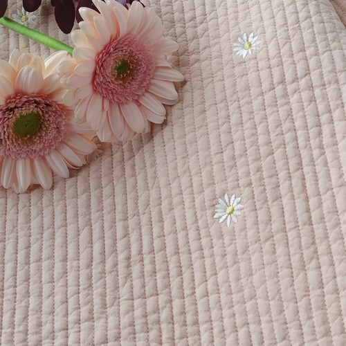 母の日に贈ろう 春色ピンクヌビバッグ マーガレット刺繍 プチサイズ