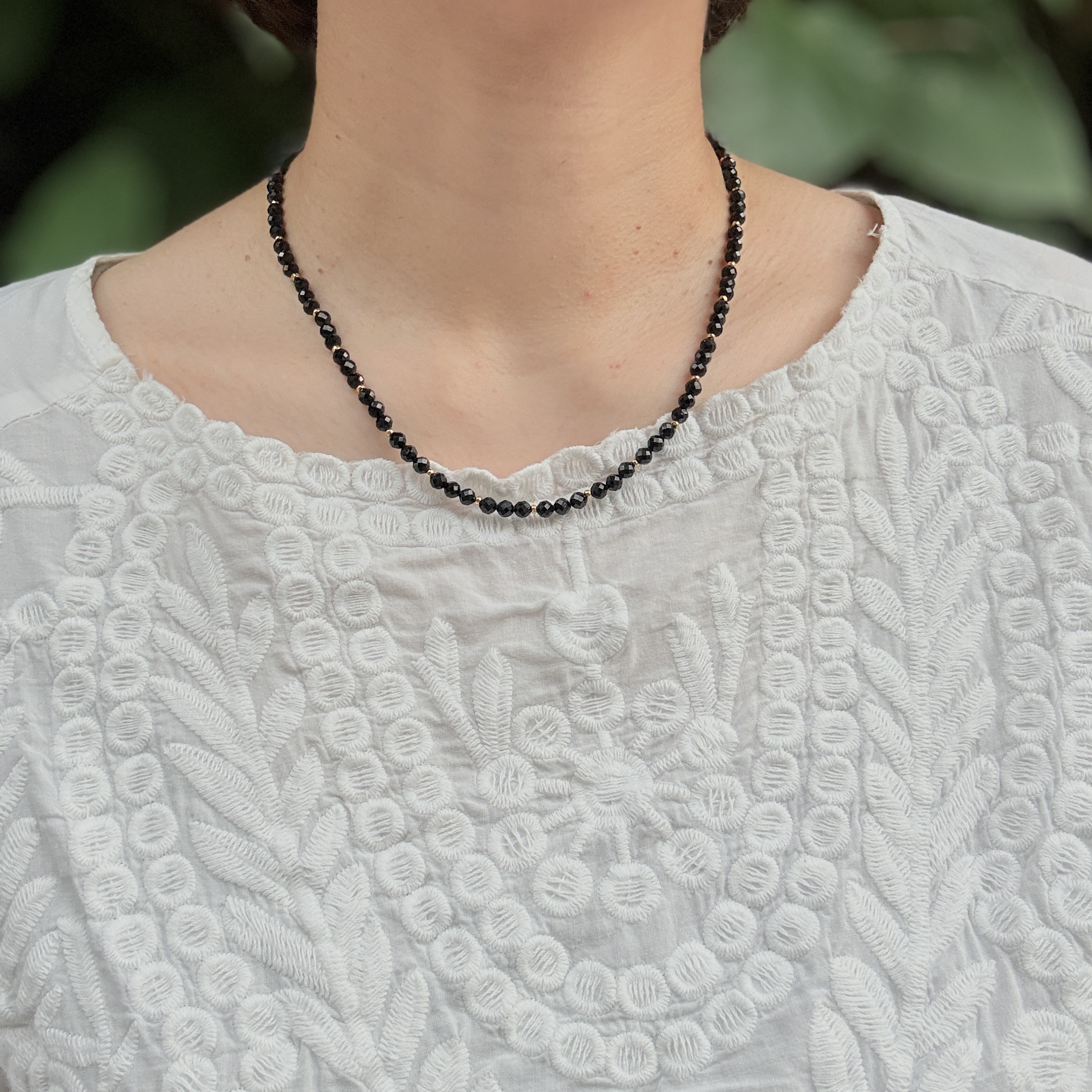 天然石ブラックスピネルと１８KGFビーズのネックレス