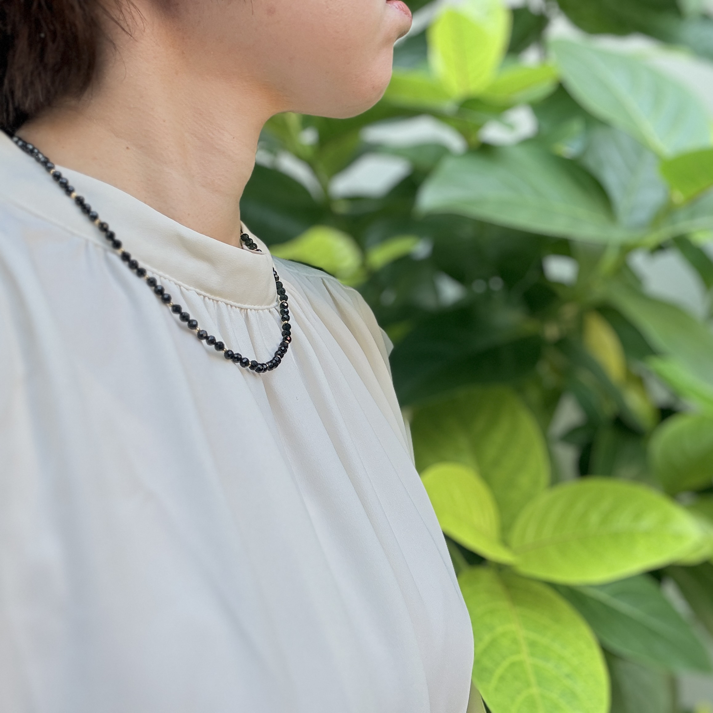 天然石ブラックスピネルと１８KGFビーズのネックレス