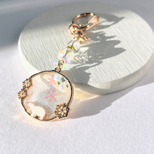 白雪の天使♡アマビエさん　レジンキーホルダー　ハンドメイド 白雪の天使♡アマビエさん レジンキーホルダー ハンドメイド