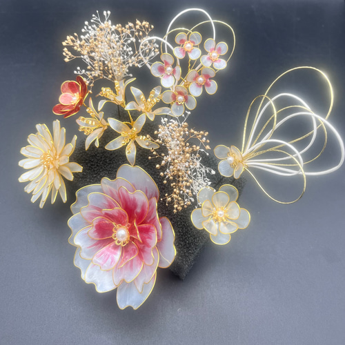 まる　アメリカンフラワー 白椿とクリアフラワーの髪飾り アメリカンフラワー パール タッセル 水