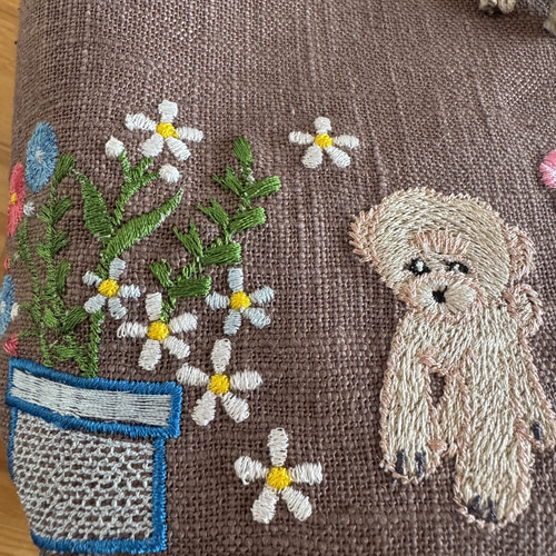 トイプードルとお花のミシン刺繍の巾着バッグ♪ 巾着バッグ