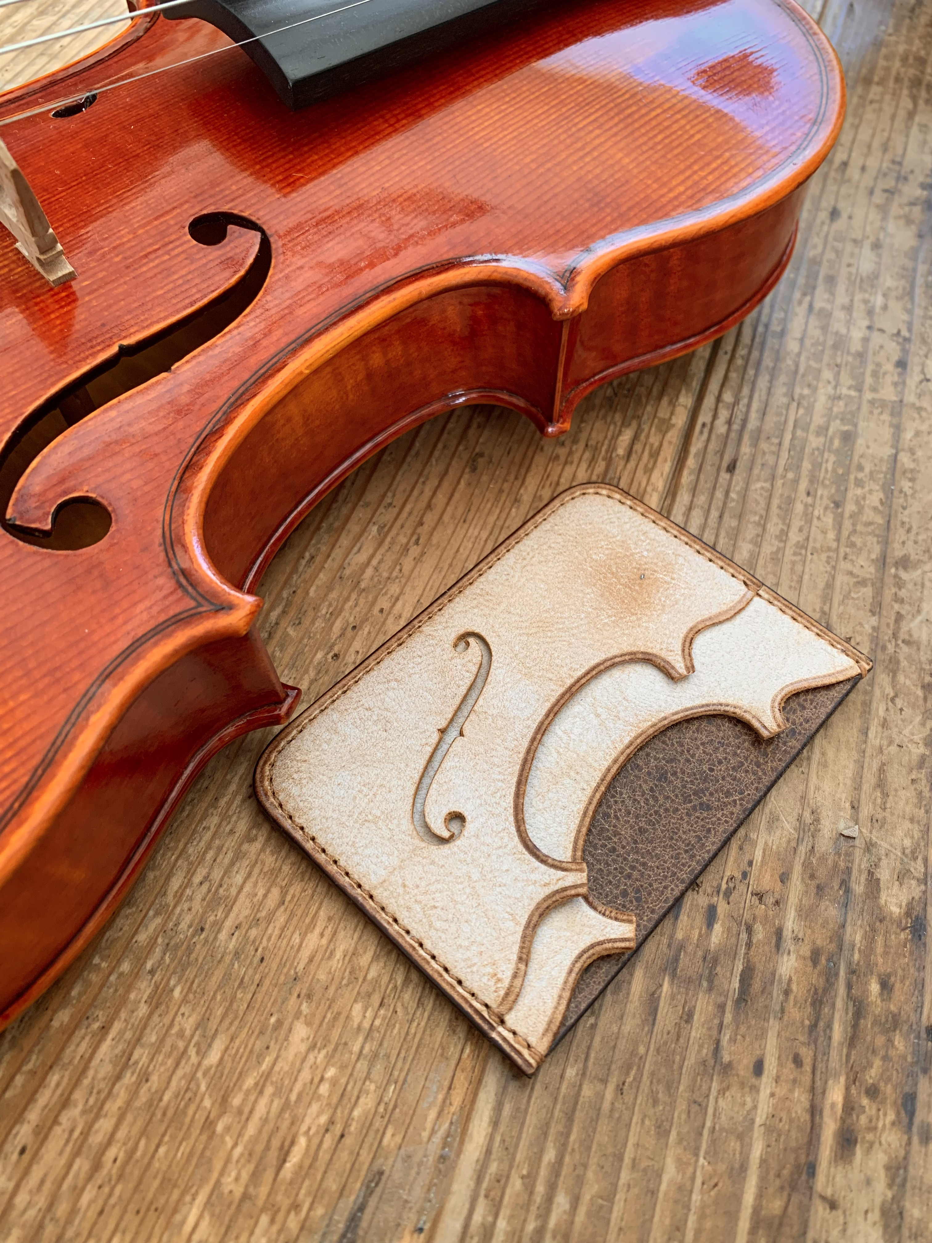 手縫いで創った革のパスケース『f-carta - Palladio - Topolino 435』