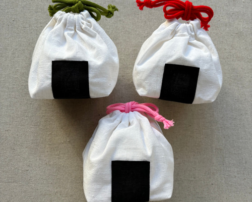 おにぎり巾着 おにぎり2個サイズ 巾着袋 pindot 通販 18579333｜Creema