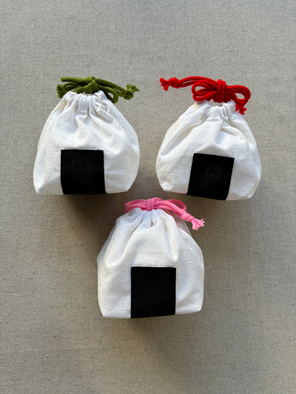 おにぎり巾着 おにぎり2個サイズ 巾着袋 pindot 通販 18579333｜Creema