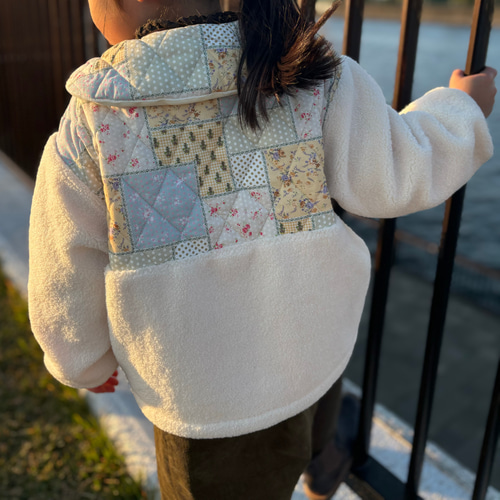 【最終値下げ】パッチワーク花柄ジャケット Vintgae ハンドメイド 小花柄 パッチワーク デザイン ショート丈