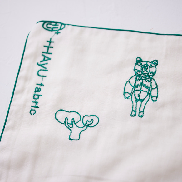 ＋HAyU fabric 綿100%ダブルガーゼ刺繍ハンカチ ～HAyU BEAR 2024～ 11枚目の画像