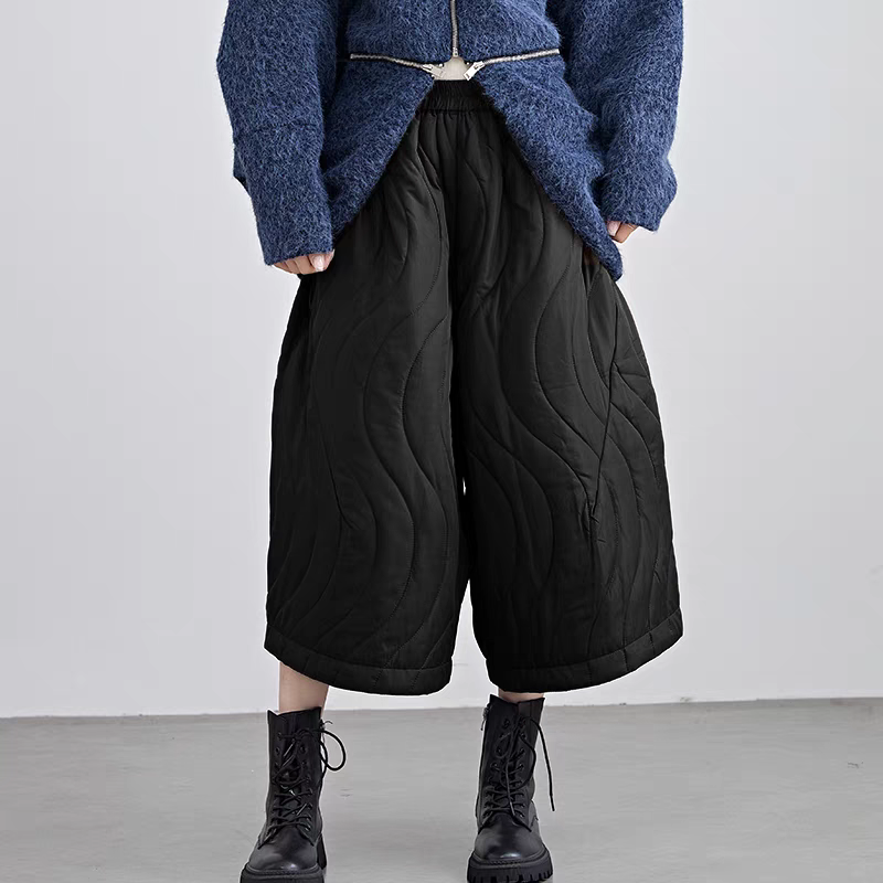 軽い着用感で暖かさをプラス☆キルティングワイドパンツ ブラック