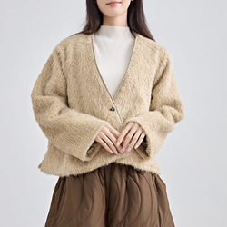 ふわふわな触り心地でスッキリ着こなせる♪Vネックシャギージャケット 5枚目の画像