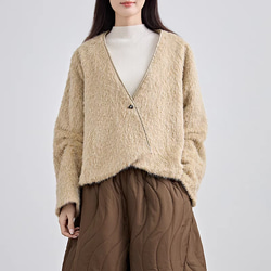 ふわふわな触り心地でスッキリ着こなせる♪Vネックシャギージャケット 1枚目の画像