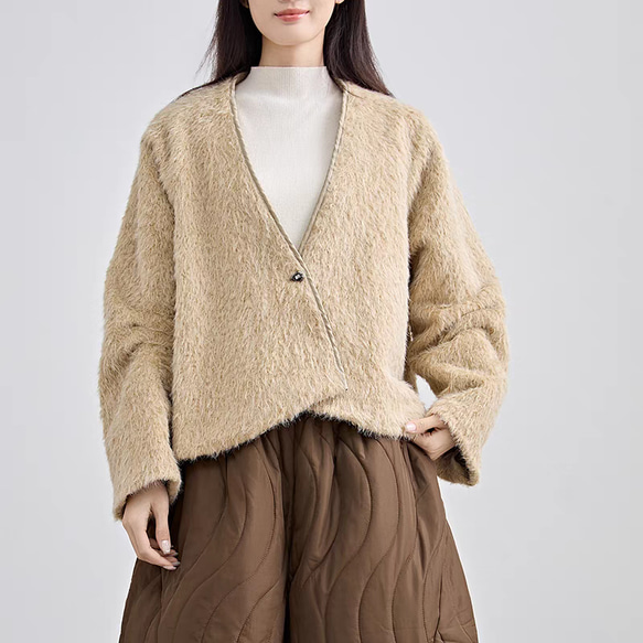 ふわふわな触り心地でスッキリ着こなせる♪Vネックシャギージャケット 3枚目の画像