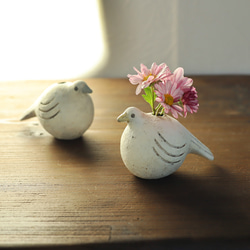 陶器製 花と鳥の一輪挿し 美しい花瓶 陶器製 花と鳥のデザイン 一輪挿し - メルカリ