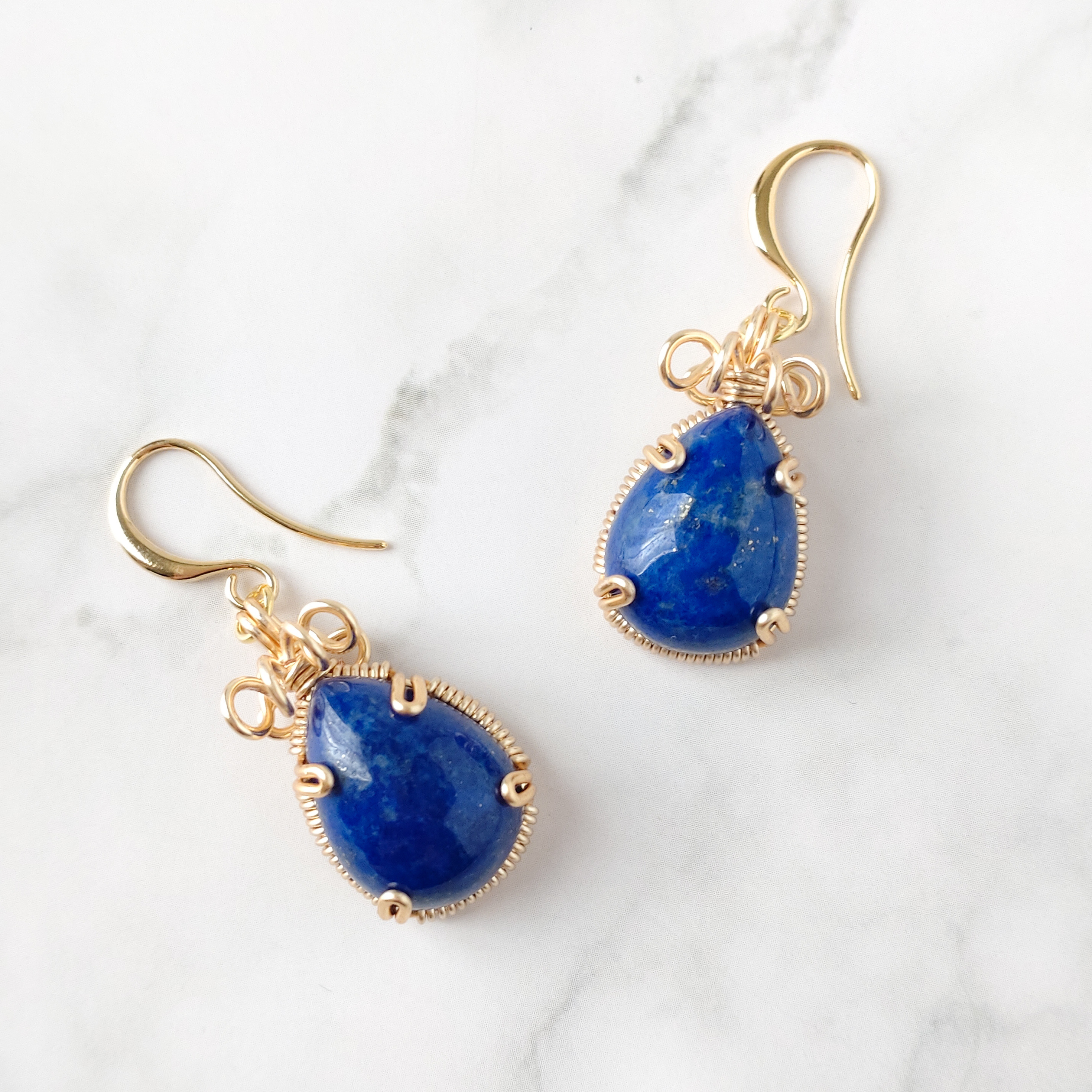 イヤリング可✶12月誕生石ラピスラズリシャンデリアフックピアス✶ワイヤーラッピング