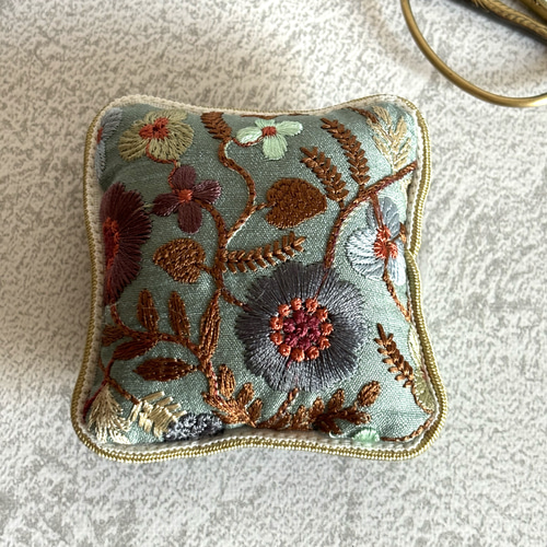 刺繍リボンのピンクッション No.23