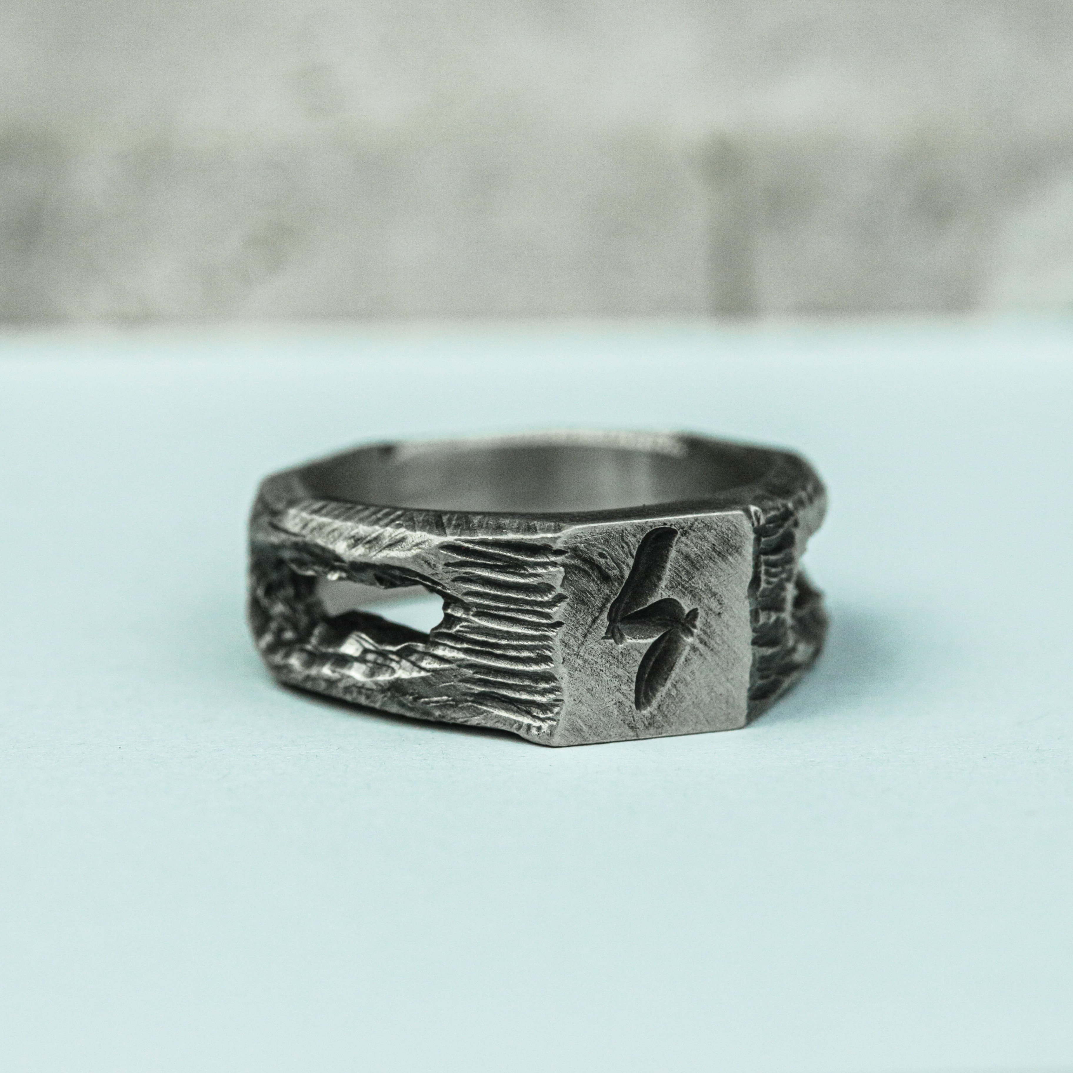 ライトニング・マーク ハンドメイド メンズ・リング、ラスティック・ナチュラル・スタイル・シルバー・リング、ユニークなオキ