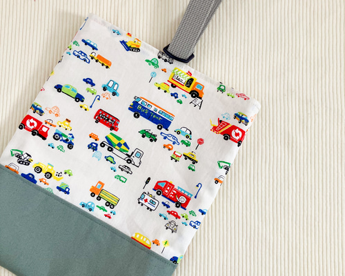 消防車　レッスンバック　シューズケース　コップ袋　着替え袋 名入れ／【シューズケース】優しいイラストタッチはたらく車