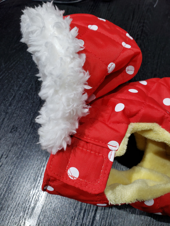 犬服♪フード付き防寒着(赤)(小型犬SS)首と両脇をマジックテープ止め 6枚目の画像
