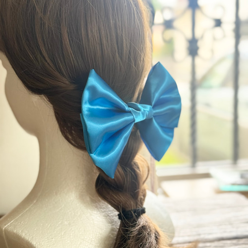 acca リボン付きゴム　水色 サテン ビッグリボン 水色 バレッタ クリップ ポニーフック ヘアゴム