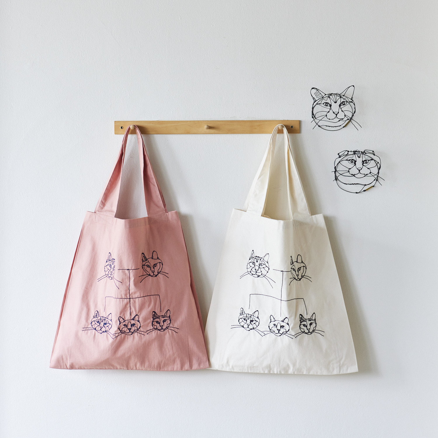 ＋HAyU fabric -Twin Tote bags- トートバッグ ～ニャンコ家系図～