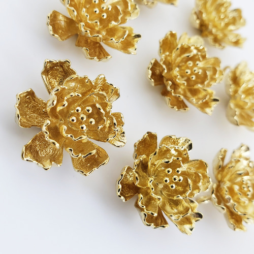 金色の飛躍馬　真鍮か。手掘り 3975?size=m