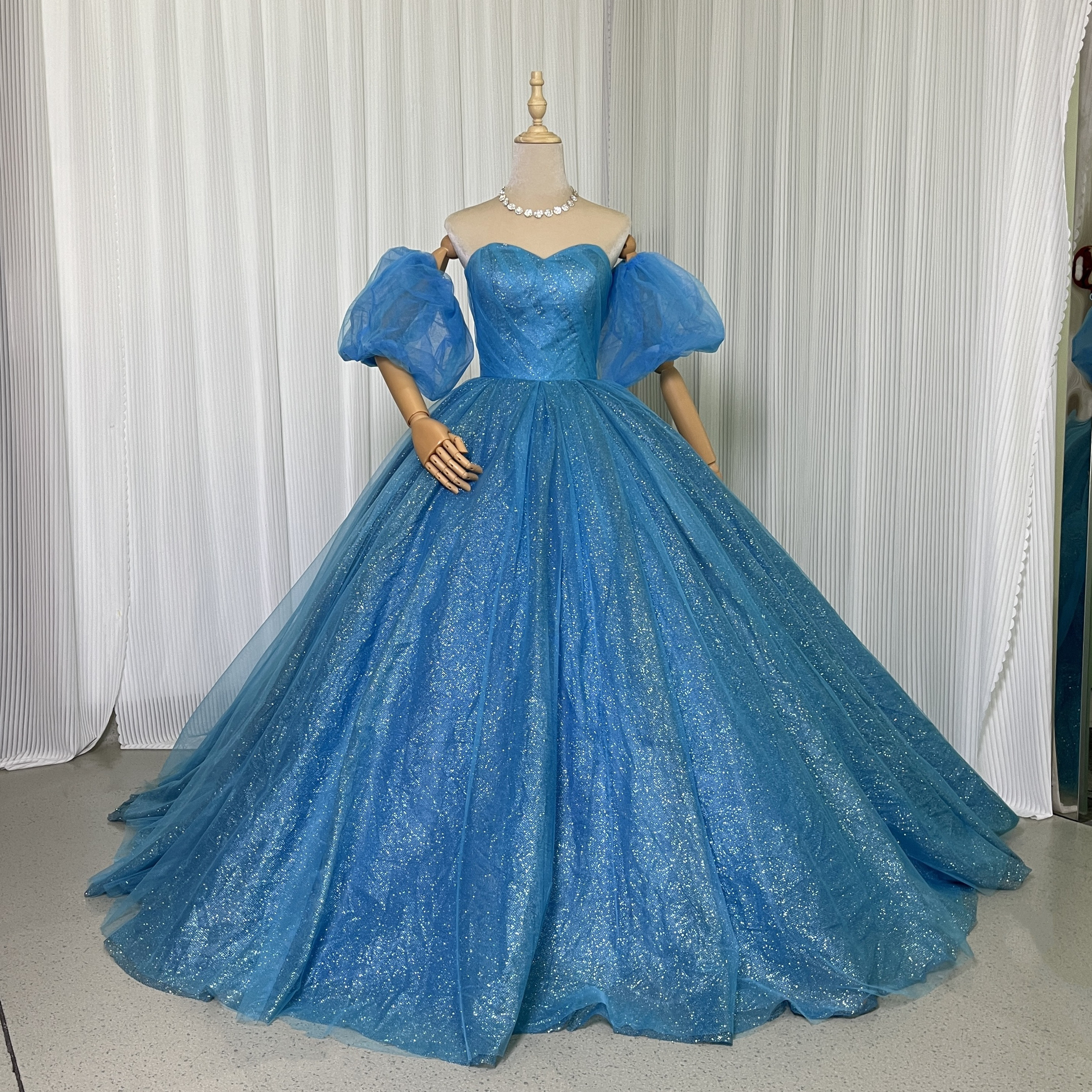 送料無料！カラードレス 爽やかで優しいブルー 取り外し袖 キラキラグリッターチュール ビスチェドレス ブラトップ 優しい