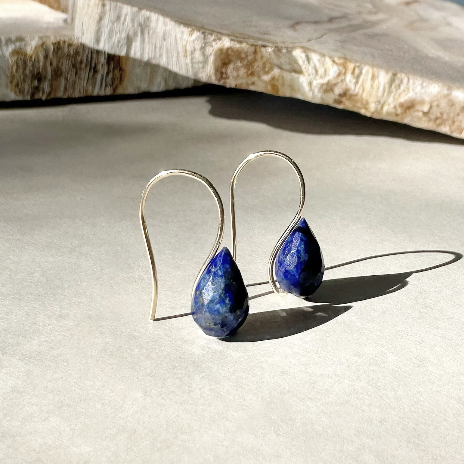 12月誕生石  ラピスラズリ ドロップピアス 14KGF /金具変更可  アレルギー対応