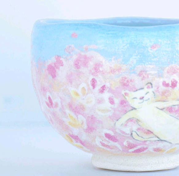 2025年　新春◇楽焼〚夢見る猫〛抹茶碗◇　茶道具　季節茶碗　楽入印　手描き　新作　コラボ　勅題 2枚目の画像