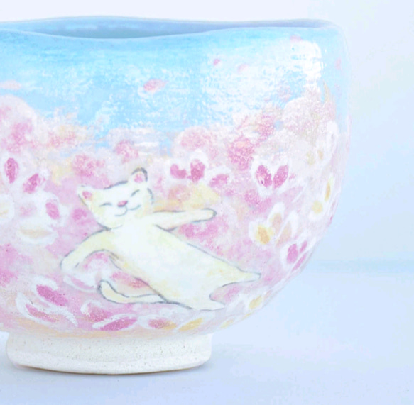 2025年　新春◇楽焼〚夢見る猫〛抹茶碗◇　茶道具　季節茶碗　楽入印　手描き　新作　コラボ　勅題 3枚目の画像