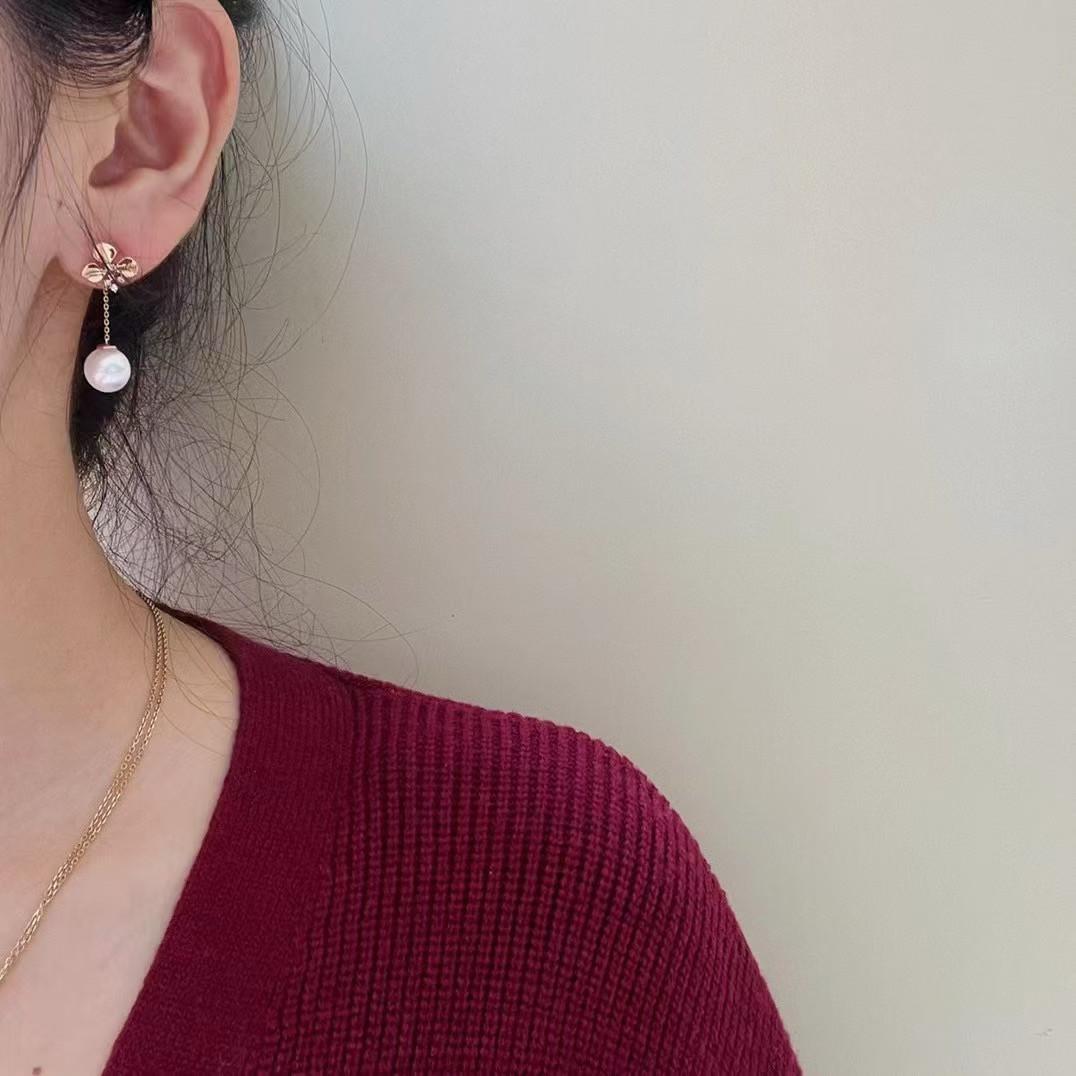 「クローバー」K18 天然アコヤ真珠　健康・無垢・長寿・富・純潔・円満・完成　 ピアス　天然ダイヤモンド