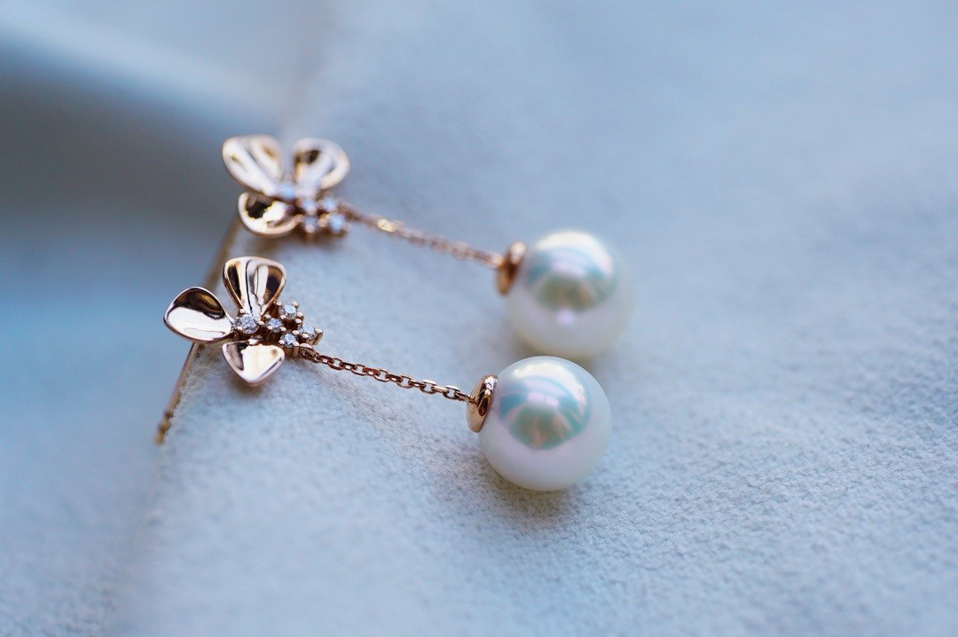 「クローバー」K18 天然アコヤ真珠　健康・無垢・長寿・富・純潔・円満・完成　 ピアス　天然ダイヤモンド