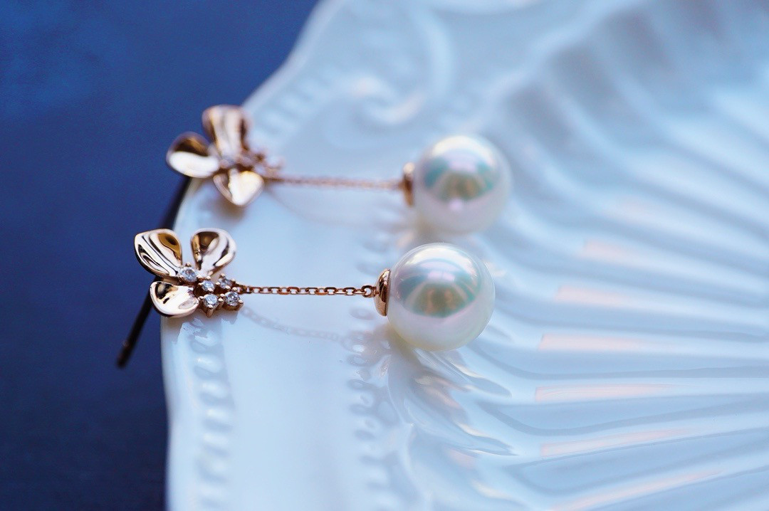 「クローバー」K18 天然アコヤ真珠　健康・無垢・長寿・富・純潔・円満・完成　 ピアス　天然ダイヤモンド