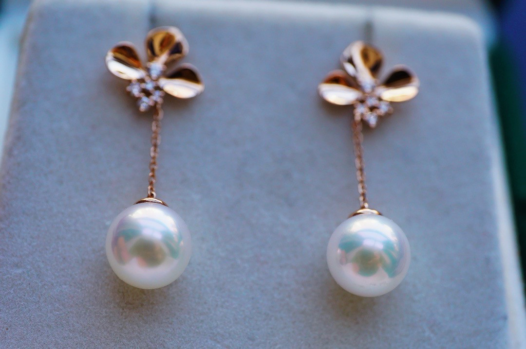 「クローバー」K18 天然アコヤ真珠　健康・無垢・長寿・富・純潔・円満・完成　 ピアス　天然ダイヤモンド
