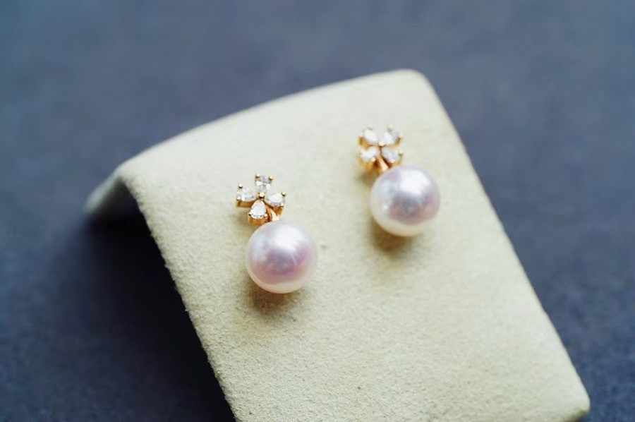 「クローバー」K18 天然アコヤ真珠　健康・無垢・長寿・富・純潔・円満・完成　 ピアス　天然ダイヤモンド