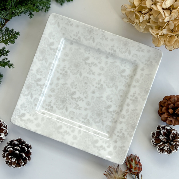 スクエアプレート - ボタニカルフラワーブーケ柄（シルバー）／ 白 角