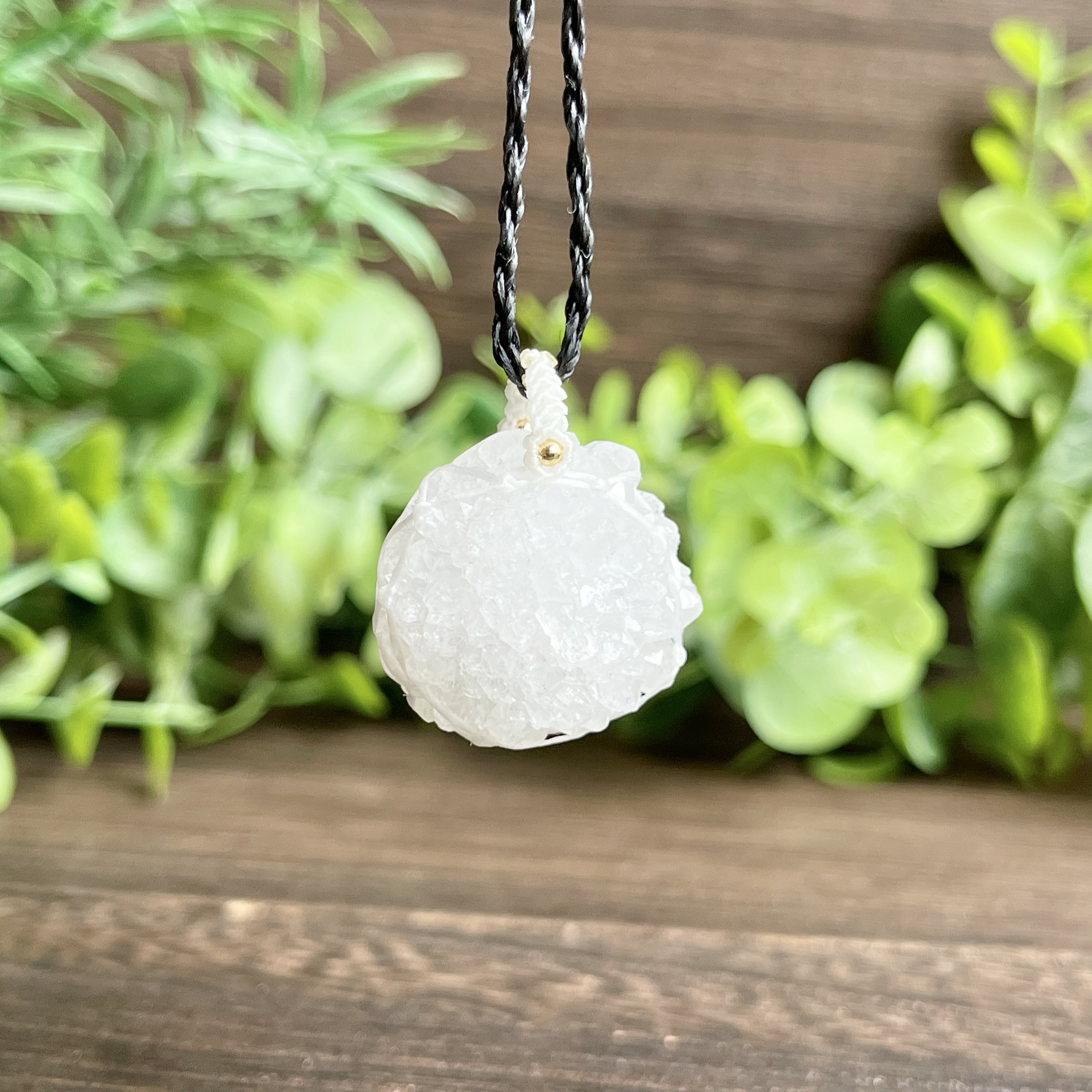 スタラクタイトクォーツ（マクラメネックレス/天然石アクセサリー）