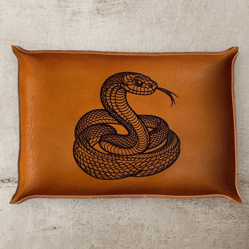 蛇柄 レザートレイ 巳年 プレゼント 爬虫類好き おしゃれ ギフト