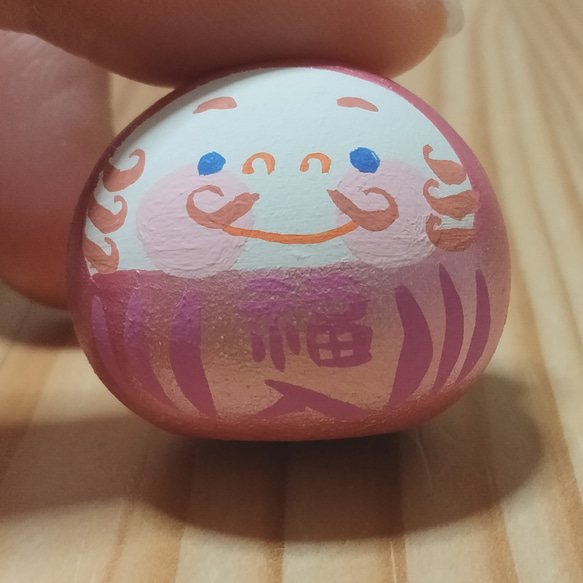 【青い目のだるま】【送料込み】　パールマゼンタ色　達磨　小さい　置き物　縁起物　お正月 8枚目の画像