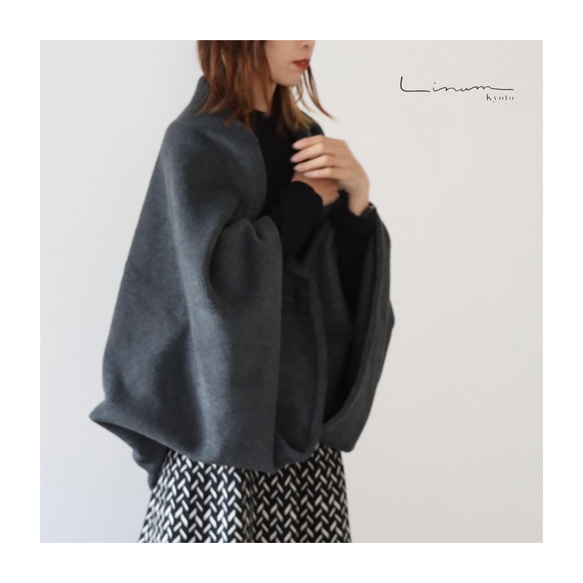 秋冬3way大人の高級メルトンフリースストール／ストールにもアウターにもブランケットにも使い方色々／チャコール 3枚目の画像