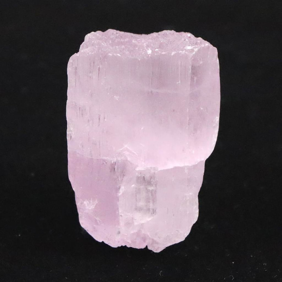 アフガニスタン産 クンツァイト リチア輝石 結晶 原石 19.7g